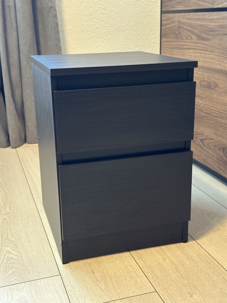 Ikea Comodini: Nachttisch mit zwei Schubladen, Schwarz – Usato da Hinwil venduto da sin_9j5s