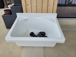 Ausgussbecken weiss Kunststoff gebraucht mit Zubehör