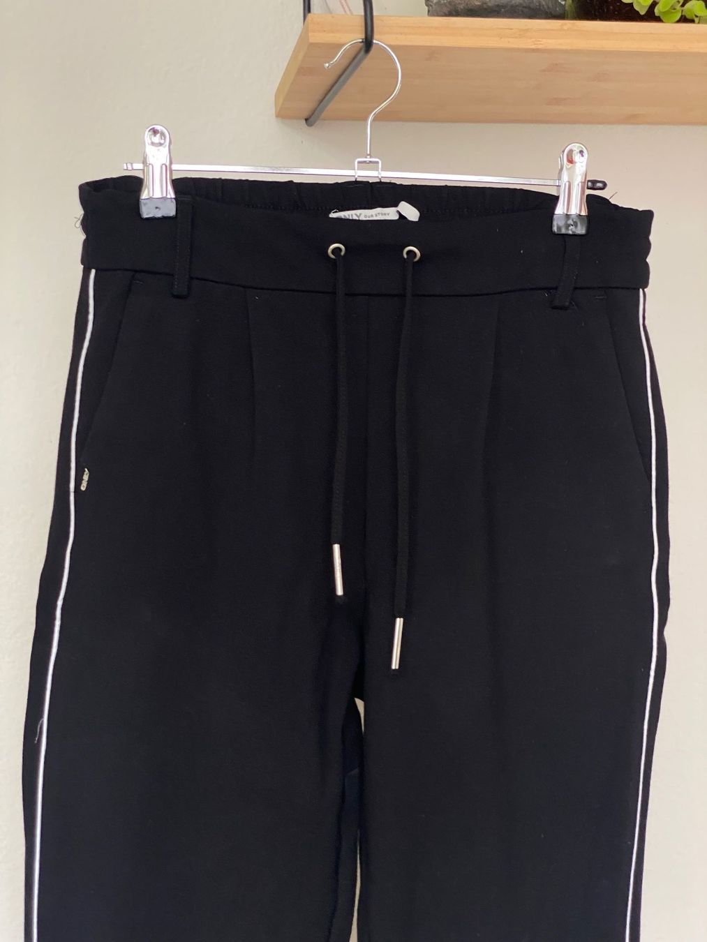 Only Pantaloni: ONLY Trousers – Usato da Biel/Bienne venduto da Sommer_17 5