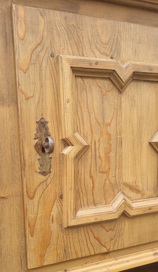 Credenze: Bündner Tannen Büffet Gänterli Schrank – Usato da Flums venduto da Flumsantik 3
