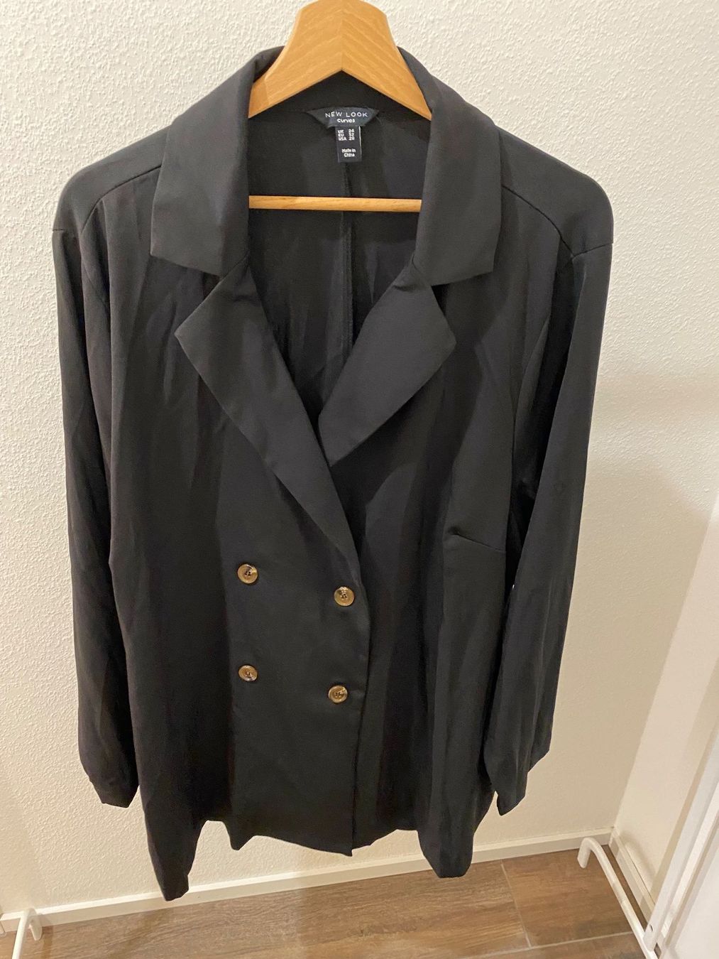 New Look Giacche: New Look Curves Blazer / Jäckchen schwarz Gr. 52 – Usato da Pratteln venduto da a23_j2gs 2