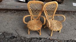2 Puppenstühle aus Rattan für Dekoration guter Zustand