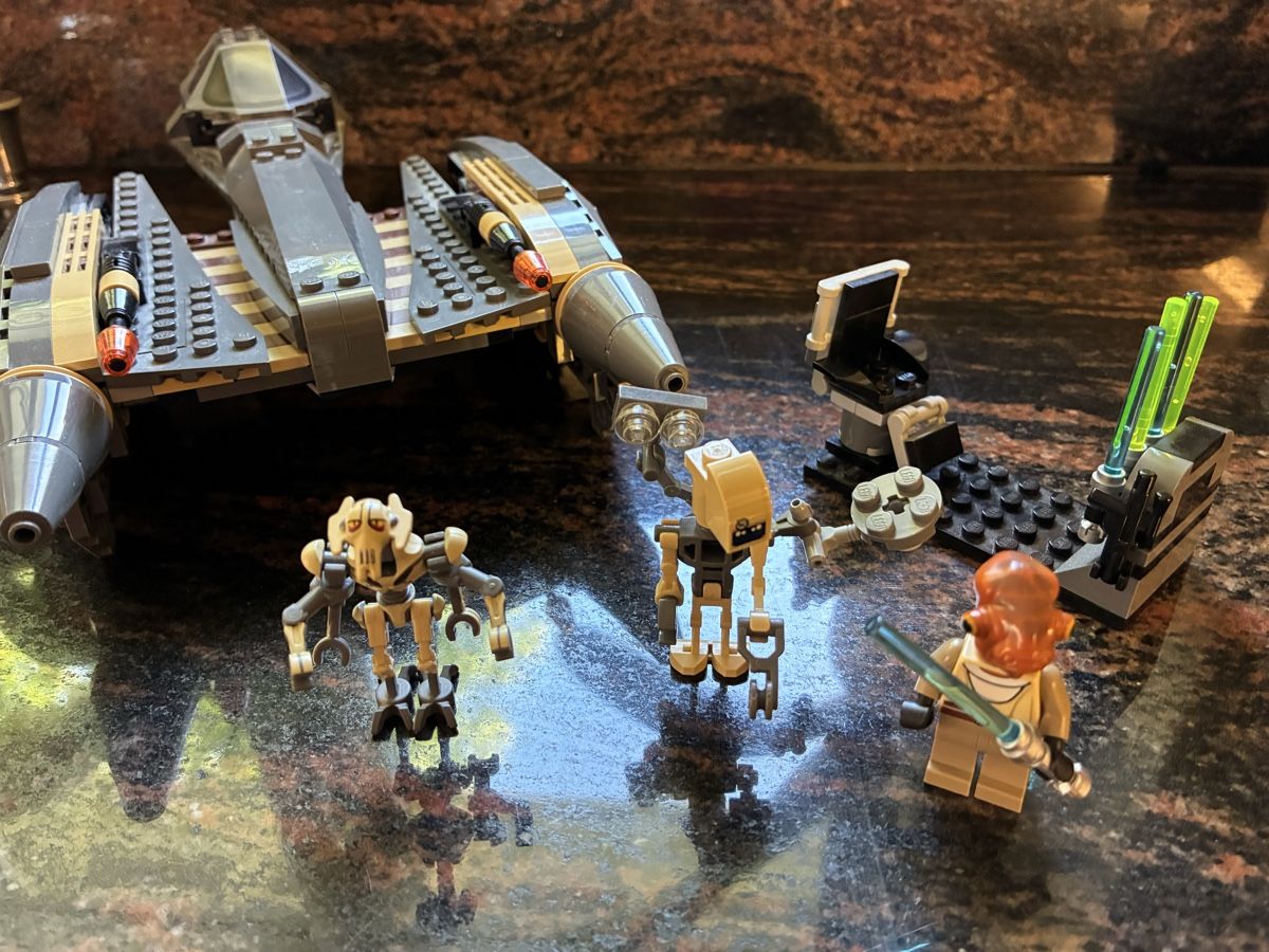 Lego Jouets: Lego Star Wars 8095 Grievious Starfighter – D'occasion à sargans par Angamar 1