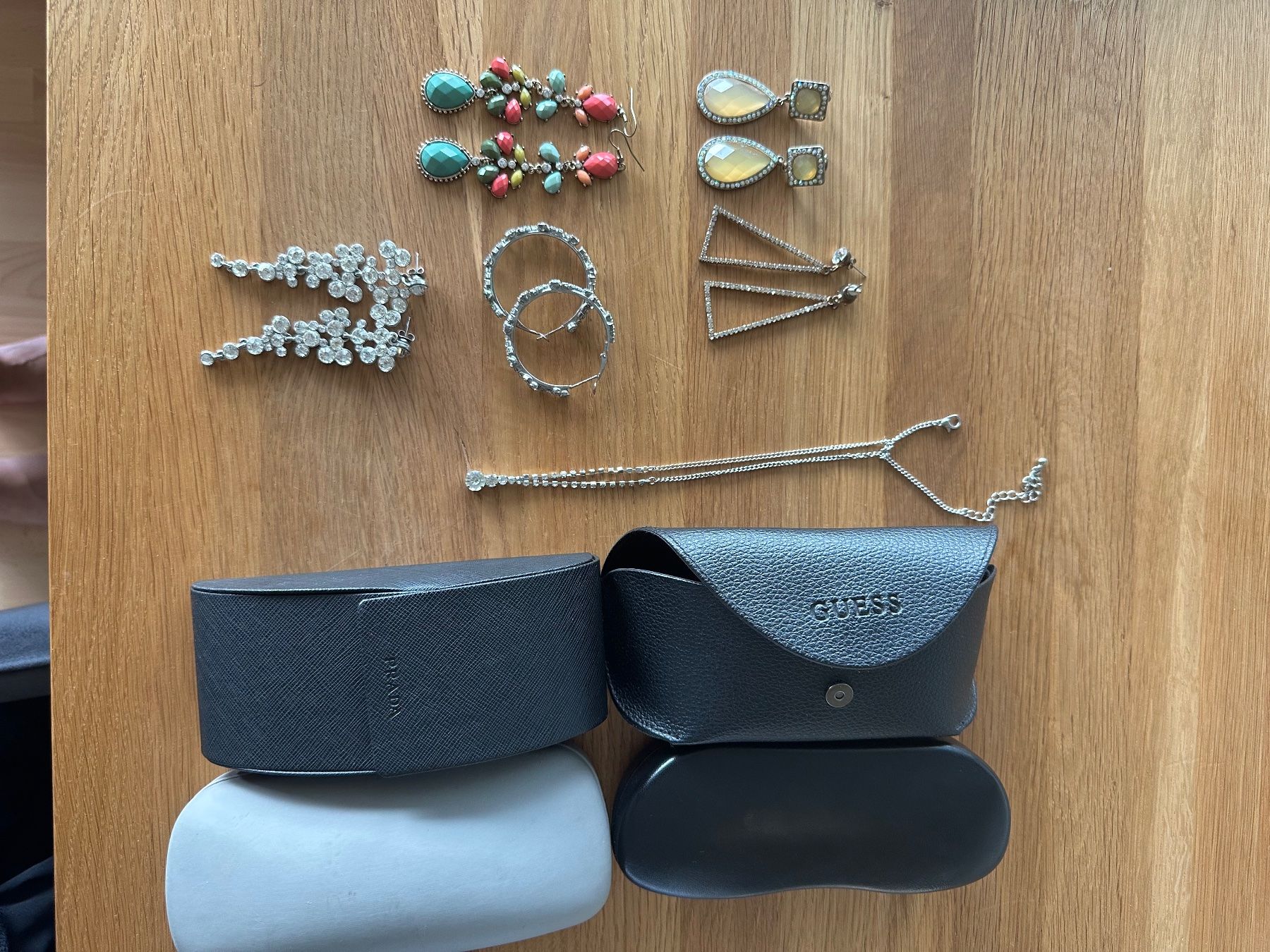 Altri gioielli: Schmuck-Set: Ohrringe, Ketten, Etuis – Usato da Au ZH venduto da noura