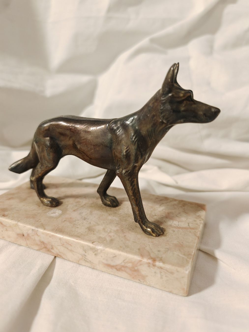 Statut chien (Berger Allemand) - Probable bronze sur marbre (Gebraucht ...