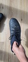 Chaussures de football Nike noires état presque neuf 42