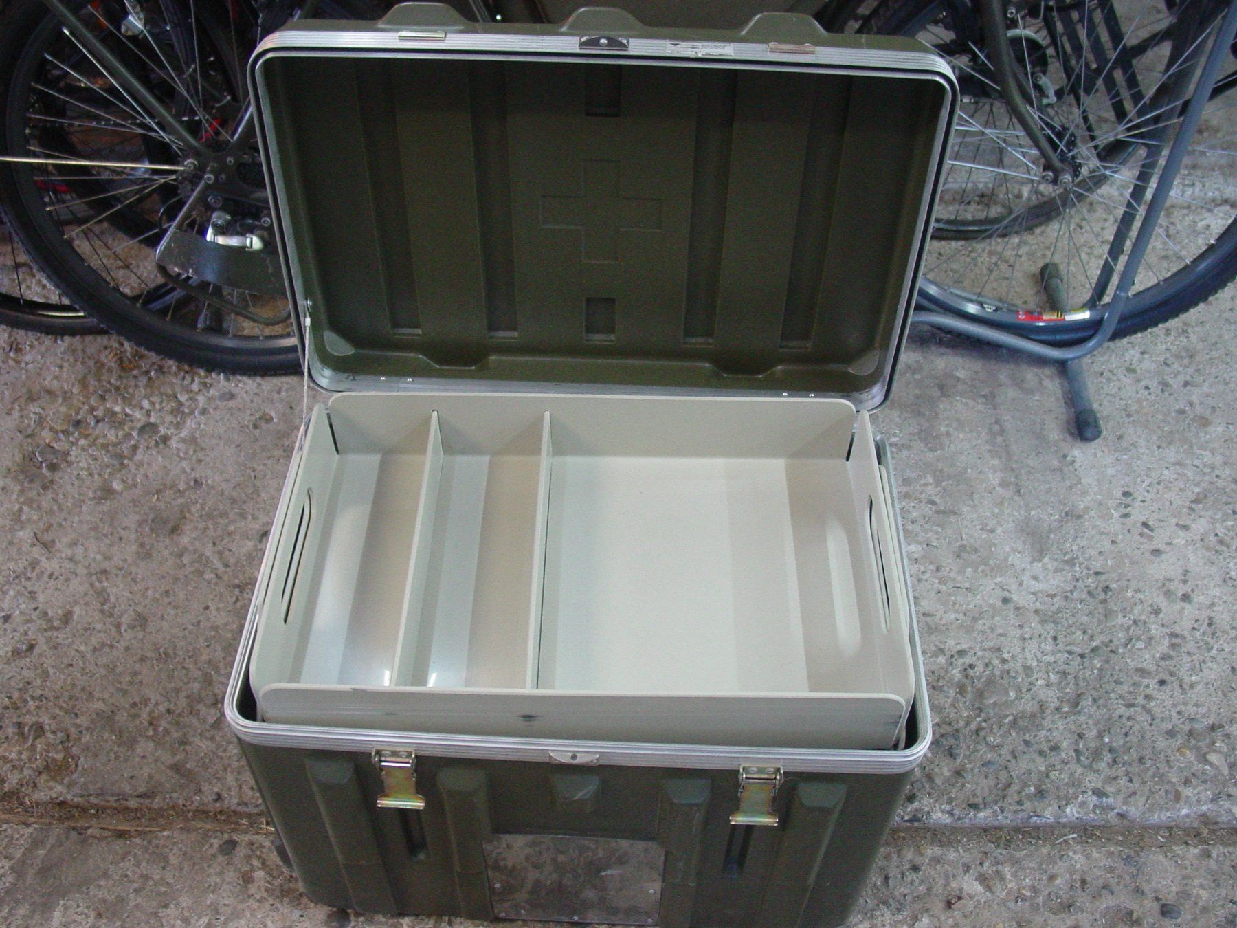 Casse di trasporto: Moderne Offizies Kiste Schweizer Armee – Usato da Ursenbach venduto da rekruten-shop 1