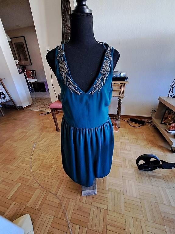 Kleider: Robe verte – Gebraucht aus La Chaux-de-Fonds von atipik