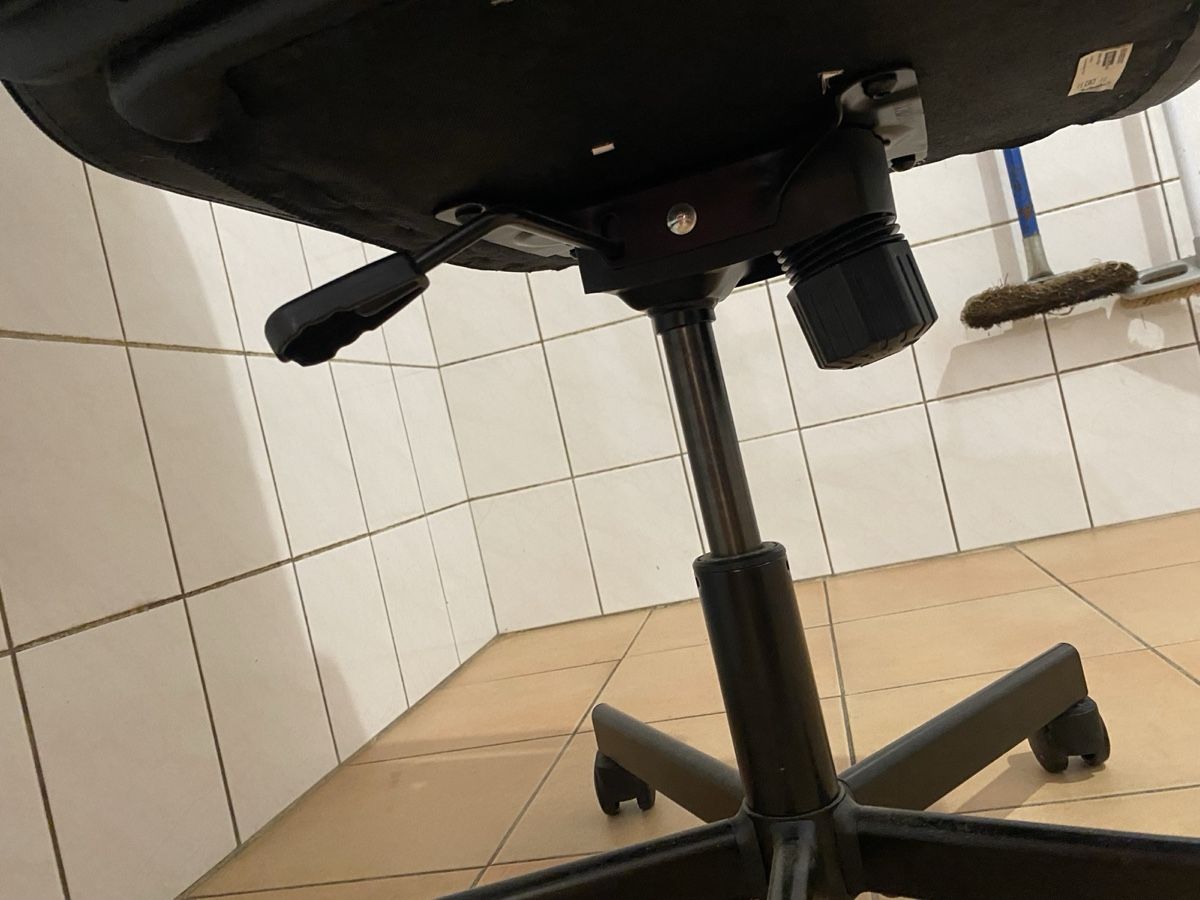 Stühle: Chaise de bureau – Gebraucht aus Bussigny von Hudonic 3