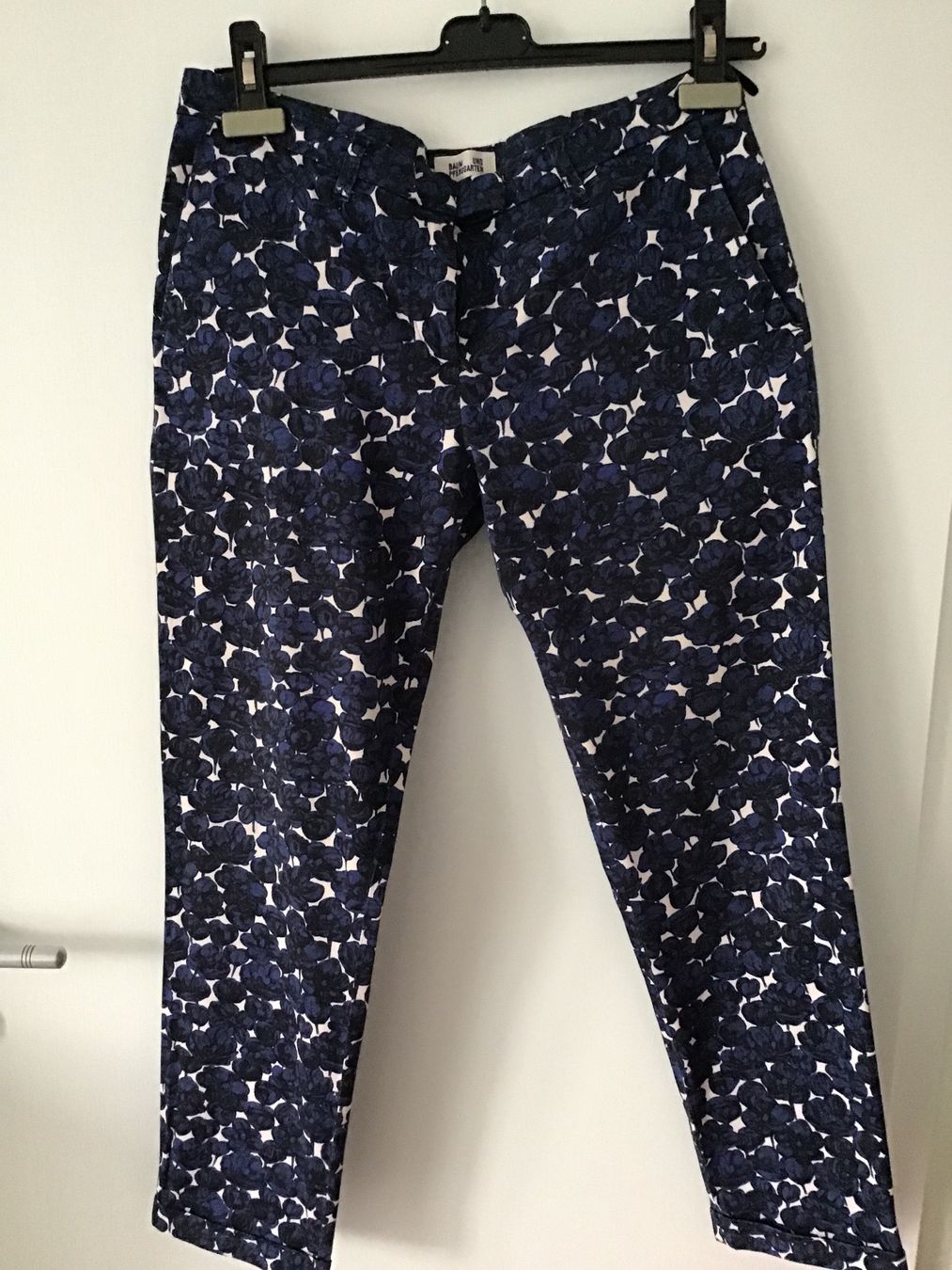 Hosen: BAUM UND PFERDGARTEN SOMMERHOSE BLUMENMUSTER GR. 36 – Gebraucht aus Glattfelden von ire_w6h2