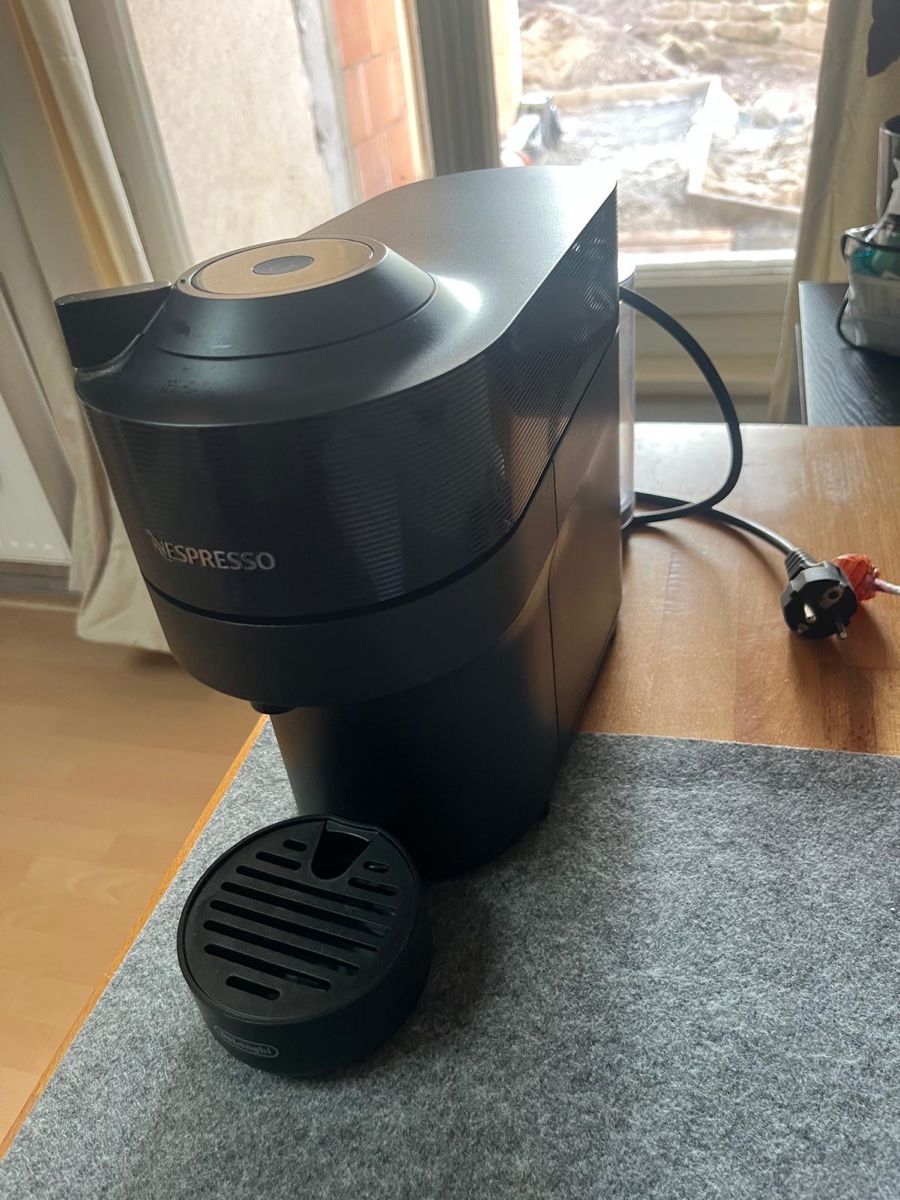 Nespresso Machines à café & Machines à expresso: Nespresso Vertuo + Kapseln – D'occasion à Zufikon par san_qx2z