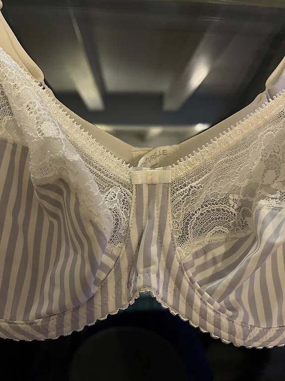 Altra biancheria intima: NEU: Dessous / BH in weiss/grau gestreift – Usato da Zürich venduto da cel_cw9k 1