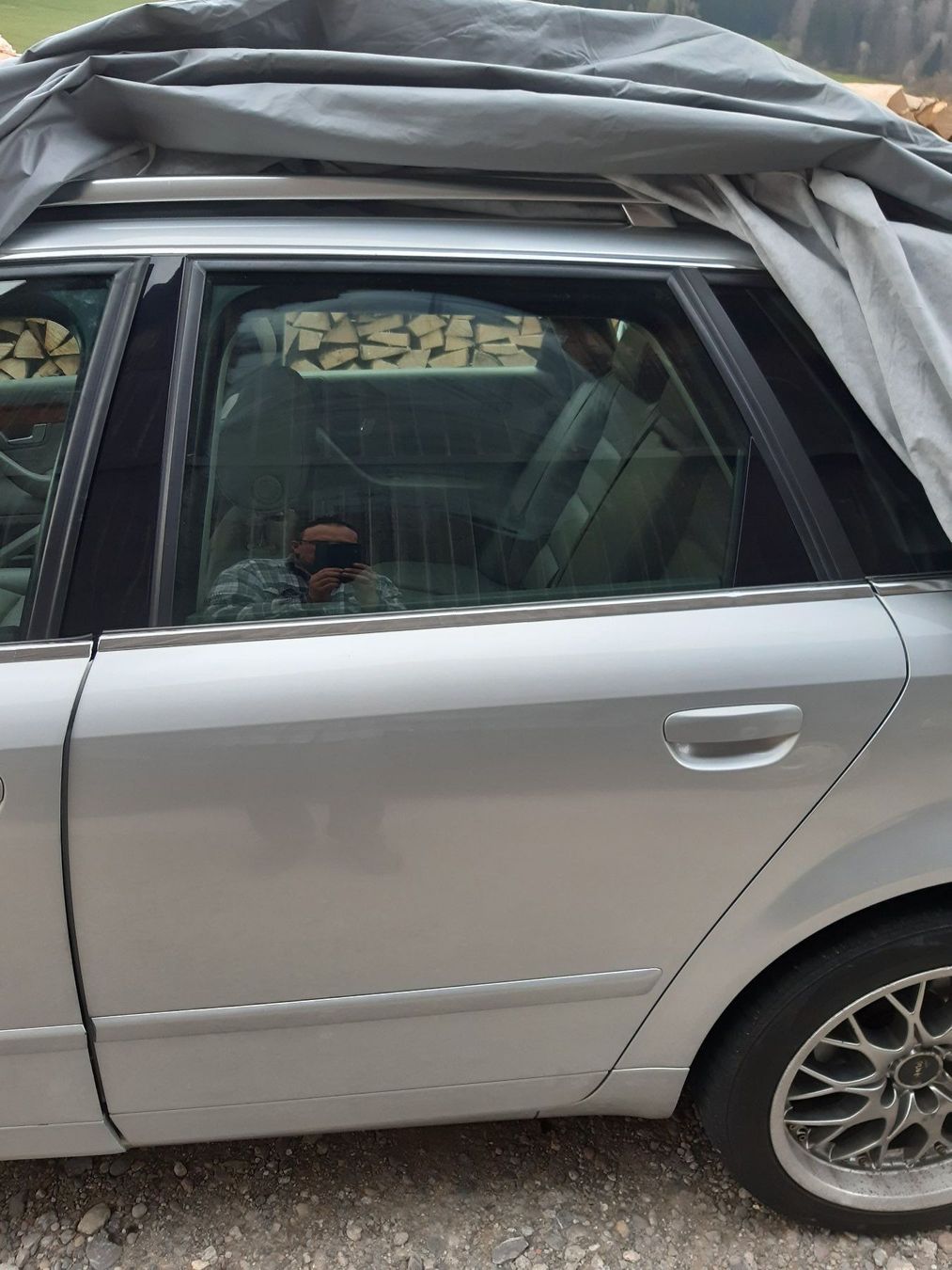 Audi Tutti pezzi di ricambio auto: Audi A4 B6 Türe hinten links – Usato da Turbenthal venduto da Cthal77