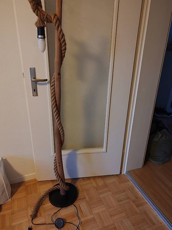 Lampade: Stehlampe, Steh Lampe – Usato da Dübendorf venduto da lyd_7gxl 2
