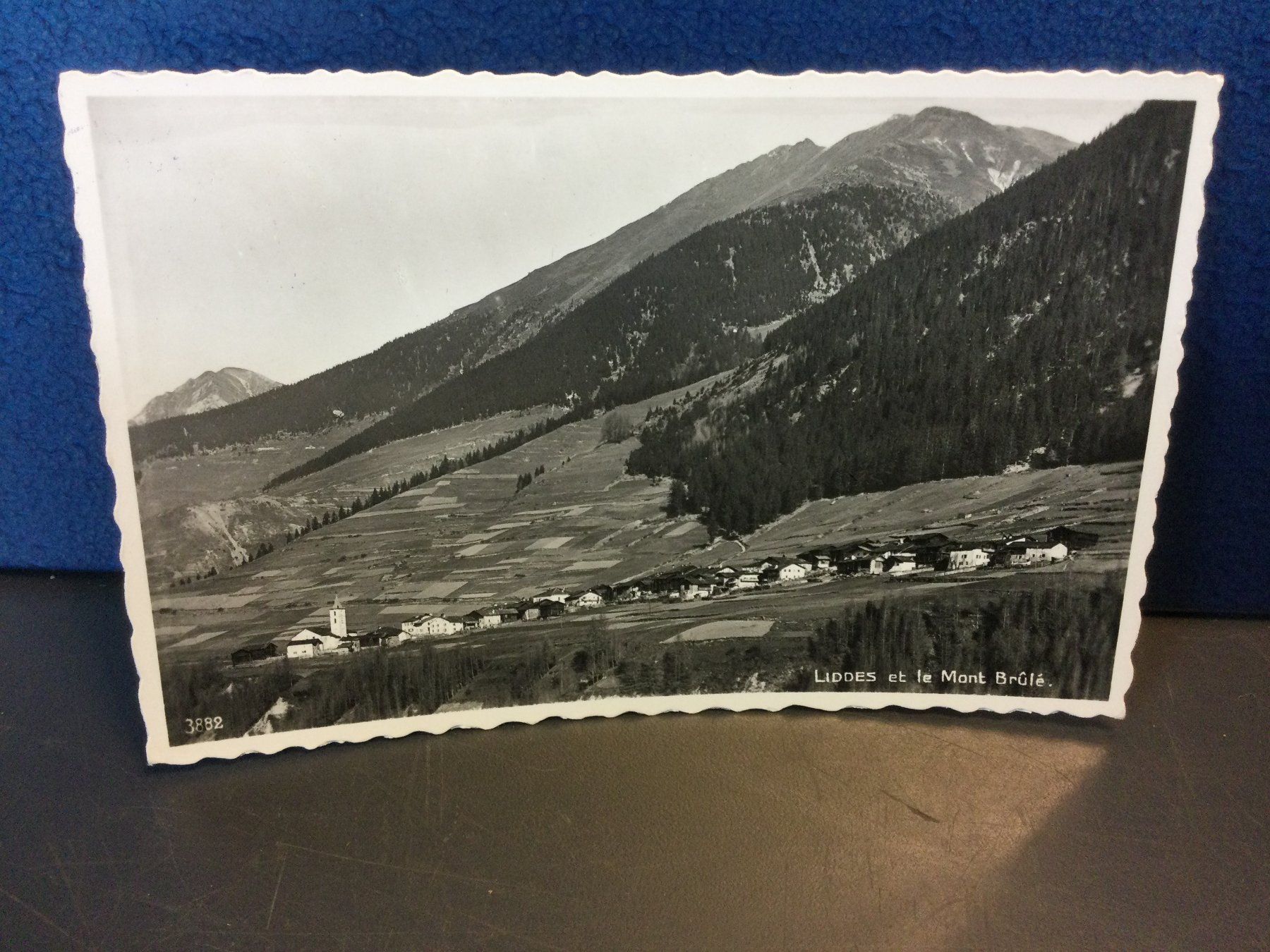 Cartoline postali: Alte Ansichtskarte vom Dorf Liddes Mont Brûlé im Wallis – Usato da Wangen SZ venduto da kuriosum12