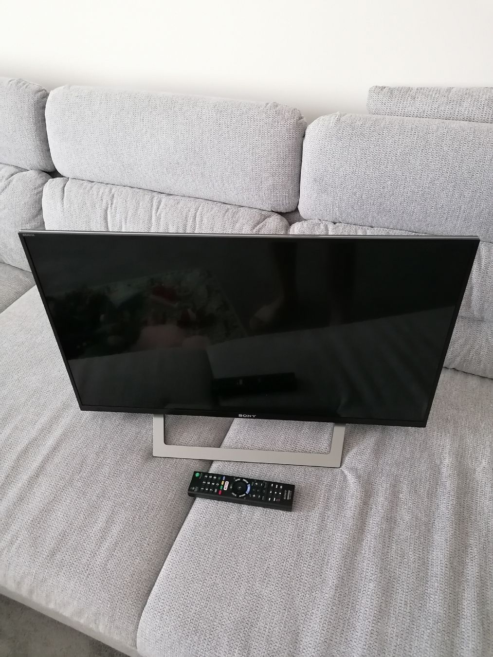 Sony Televisori: Sony 30" Flat Screen Smart TV – Works Great, No Power Adaptr – Usato da Zürich venduto da thesuccessnow 1