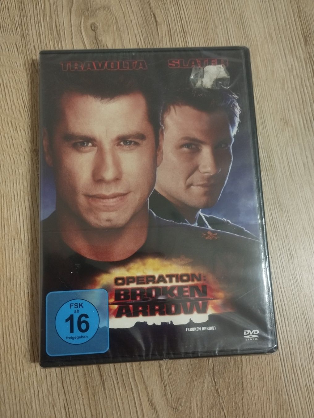 Tutti i DVDs: Operation Broken Arrow Mit John Travolta Christian Slater – Nuovo e nell'imballaggio originale da Steffisburg venduto da AutoFiat