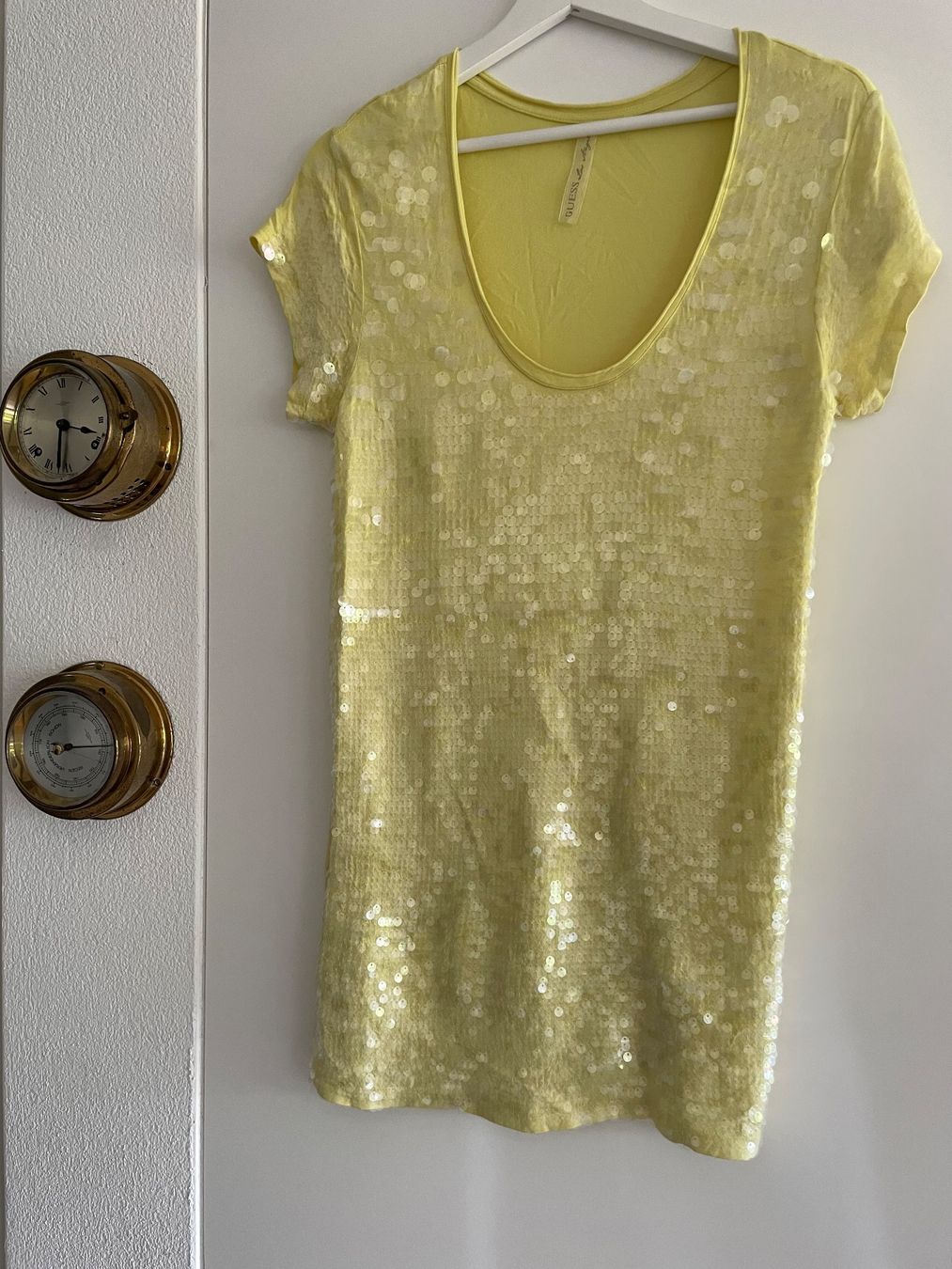 Guess T-shirt: Oberteil von GUESS Los Angeles – Usato da Neuwilen venduto da bobbel01