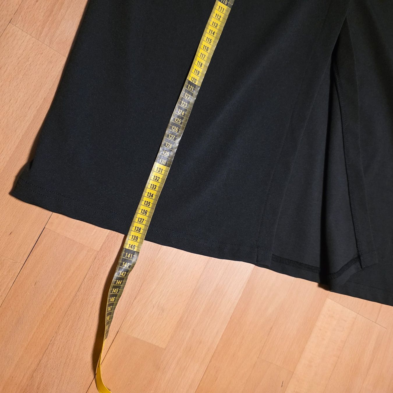 Kleider: Elegantes schwarzes Maxi Kleid mit Knöpfen M Button Down – Gebraucht aus Wald ZH von CapLux 5