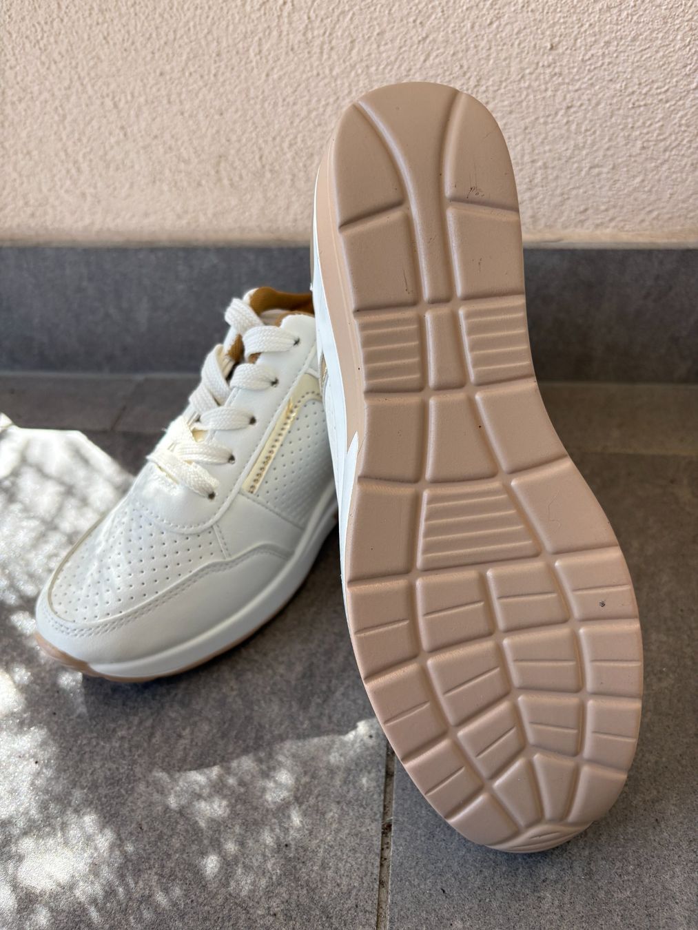 Damenschuhe: Keil-Sneaker weiss-gold – Neu und originalverpackt aus Contra von Oly_93 4