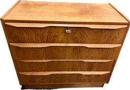Schöne Midcentury Kommode in gutem Zustand