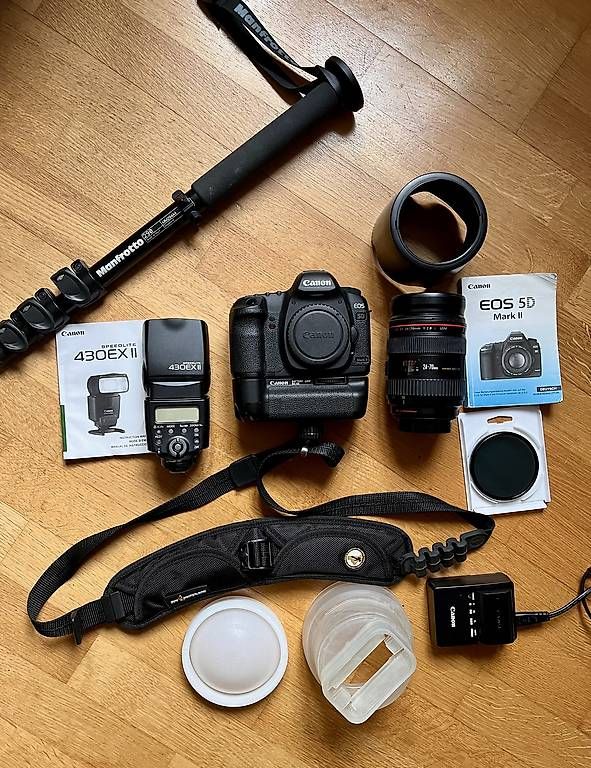 Canon Fotocamera: Canon EOS 5D Mark II Kit, viel Zubehör – Usato da Regensdorf venduto da SissiS33