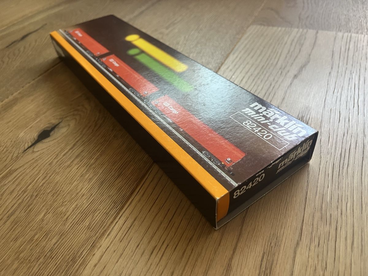Märklin Modellini di ferrovie: Märklin 82420 Z Planenwagen-Set Rils 652 DB Cargo 3-tlg – Usato da Rümlang venduto da Snejser 3