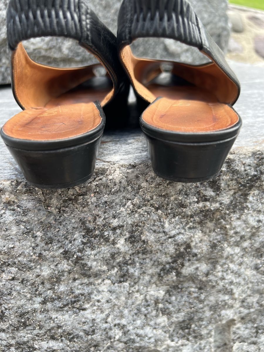 Scarpe da donna: Sandale schwarz  – Usato da Betschwanden venduto da Dognose 3