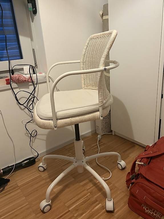 Ikea Sedie: Schreibtischstuhl weiss – Usato da Horw venduto da Karina.E 1