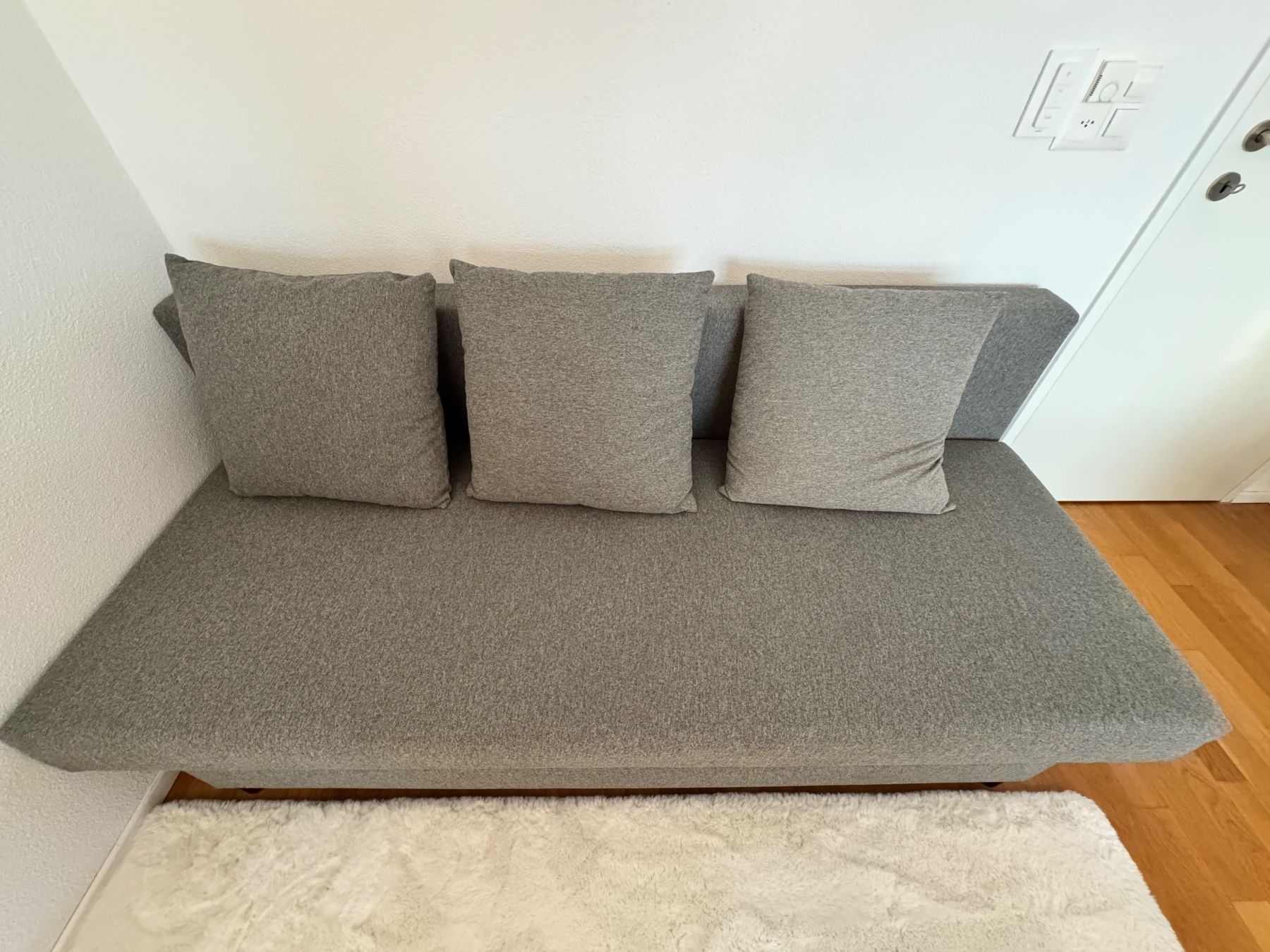 Divani: Sofa Bett grau wie neu – Usato da Rotkreuz venduto da ThomasOW 1