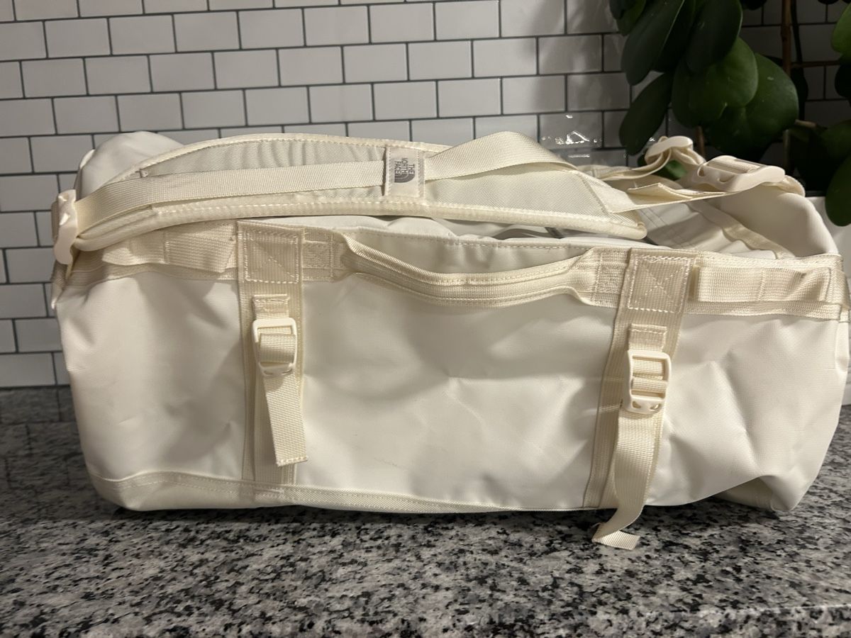 North Face Taschen: The North Face Duffel Grösse S White Dune – Gebraucht aus Biberist von Blatter123456789 2