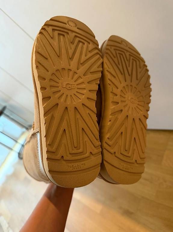 Ugg Scarpe da donna: Ugg Boots Gr.37 Unikat – Nuovo (secondo la descrizione) da Ehrendingen venduto da Nr.7 2