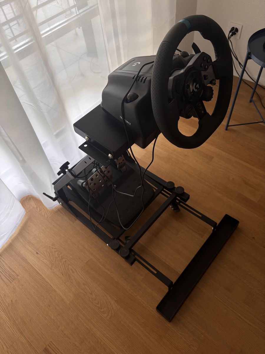 Logitech Controller: Logitech G923 + GT Omega Simrig / Wheel Stand mit Rollen – Usato da Grenchen venduto da SGrosso 2