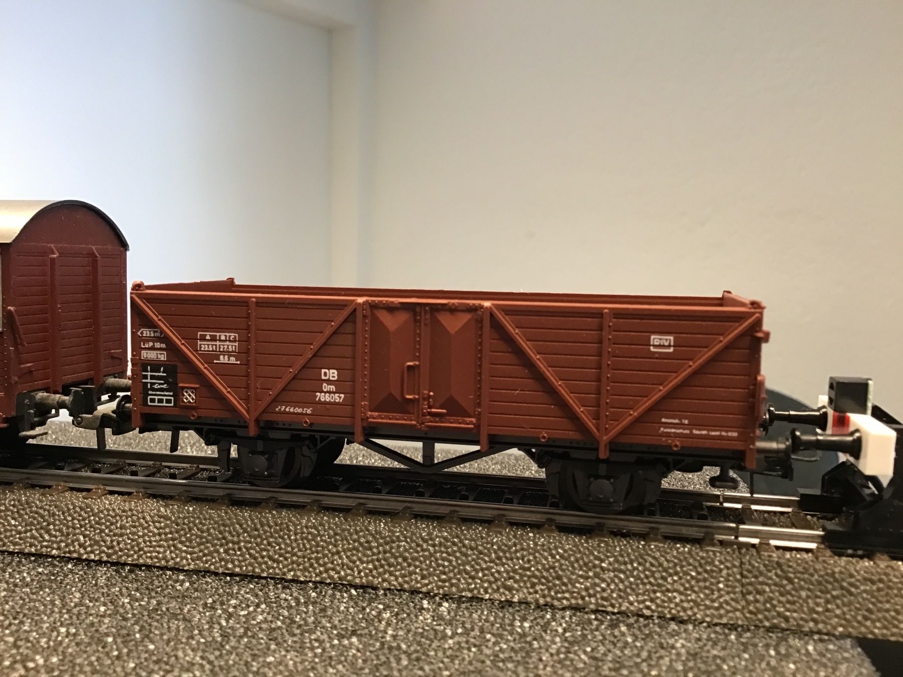 Roco Modellini di ferrovie: 3XROCOGÜTERWAGEN WECHSELSTROM H0 – Usato da Männedorf venduto da Modelle-aller-Art 3