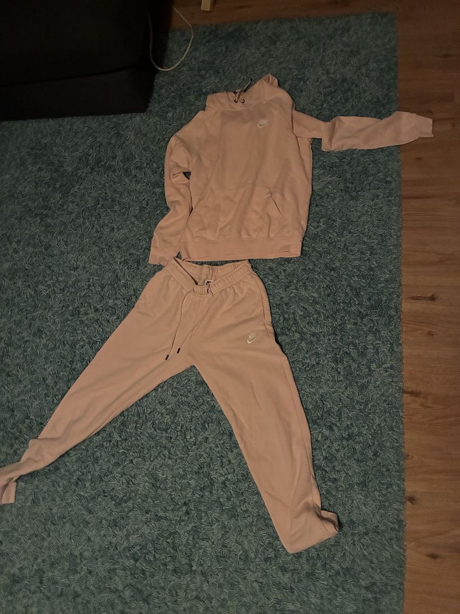Nike Lotti di vestiti: Ensemble Nike rose clair – taille S – Nuovo (secondo la descrizione) da Bern venduto da let_7h69