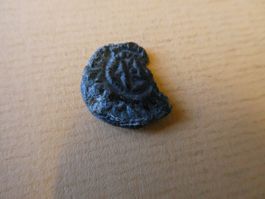 uralte orientalische Bronzemünze      2.76 g