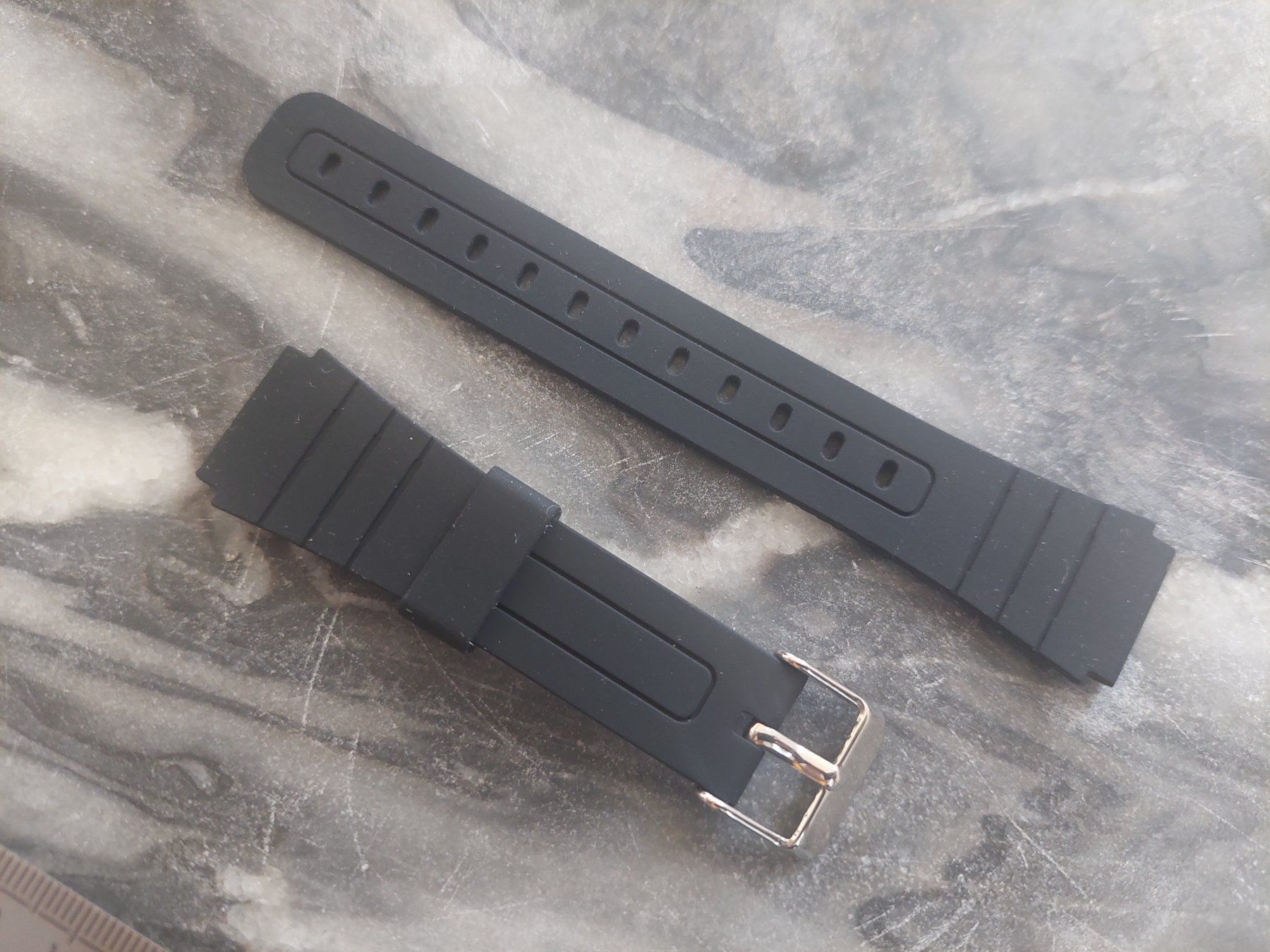 Bracciali & Braccialetti: Watch bracelet for Casio 18mm - black – Nuovo (secondo la descrizione) da Wermatswil venduto da guillaume.jung