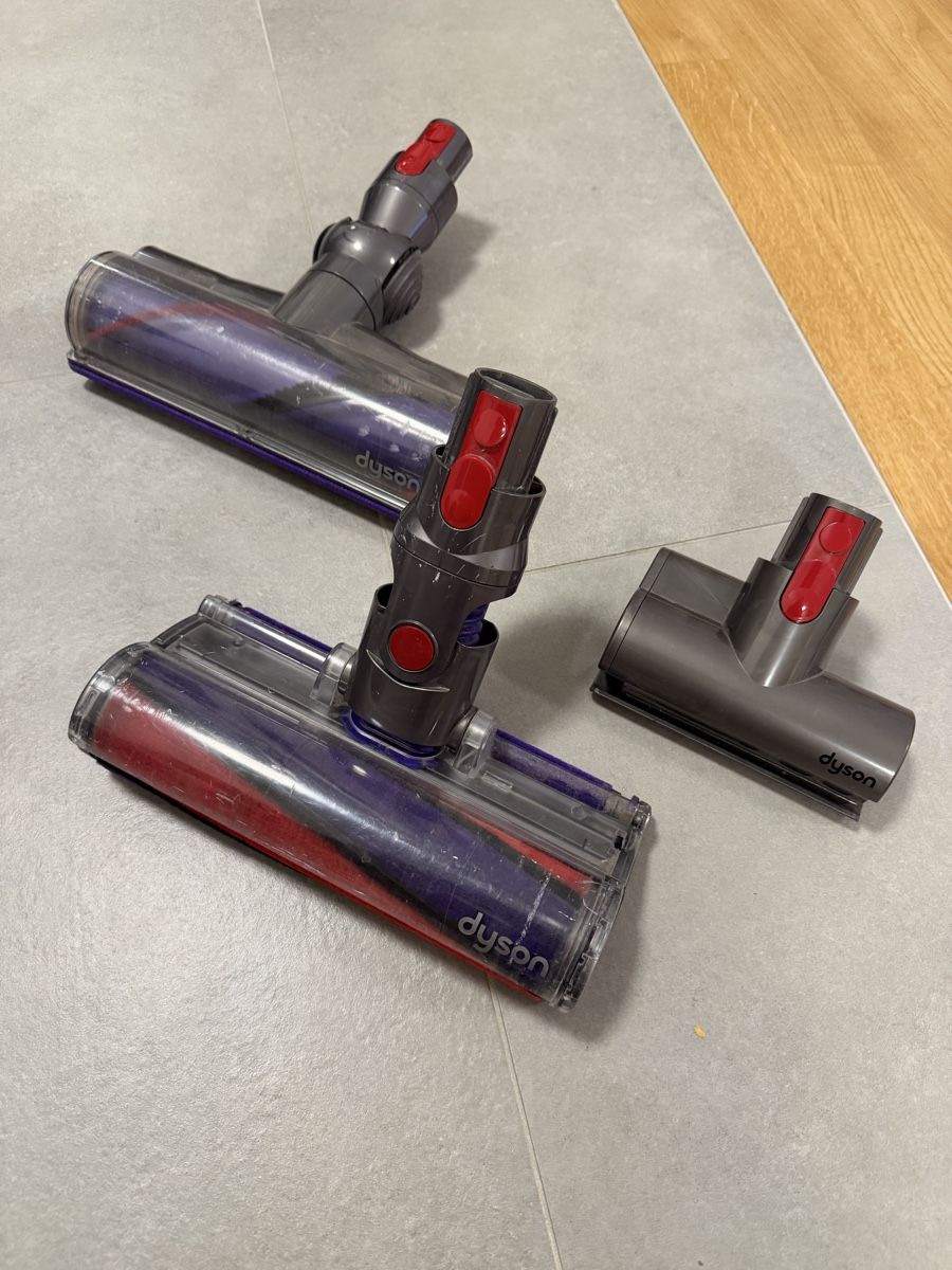 Dyson Altro per la casa: Dyson brosses V7 - V15 – Usato da Meyrin venduto da SA_3006 2