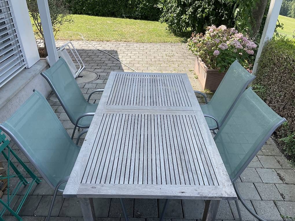 Tische: Gartentisch Tekholz – Gebraucht aus Zug von Rembrandt2 3