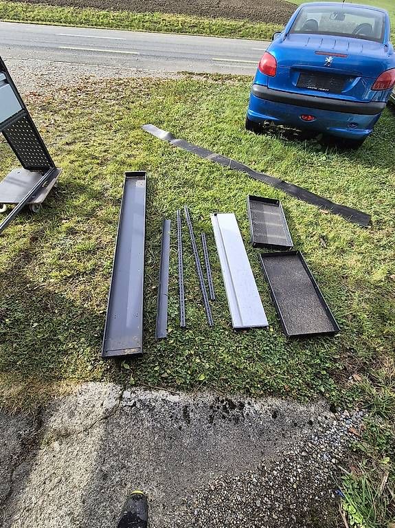 Tutti i ricambio: Fahrzeug Einrichtung – Usato da Schlatt TG venduto da 095 1