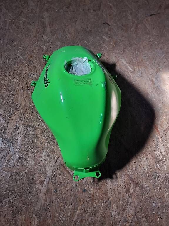 Accessori per altri veicoli: Tank  Nynja 250. 8 – Usato da Aedermannsdorf venduto da Automarkt 1