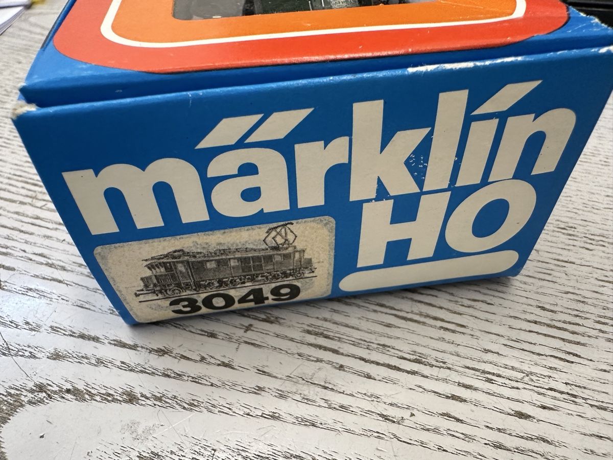 Märklin Modellini di ferrovie: Märklin 3049 DB BR 104 – Usato da Lupsingen venduto da New-Haven 7