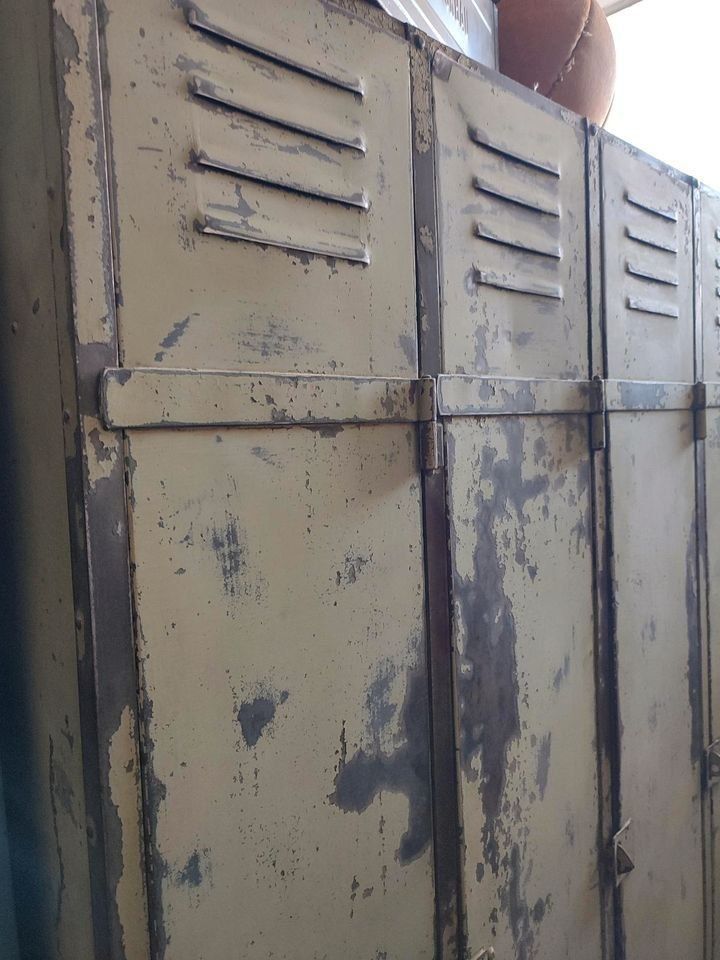 Schränke: SCH305 Antike Metalspind Blechschrank Locker Cabbin – Gebraucht aus kraiburg am inn von Vintage-Living 6