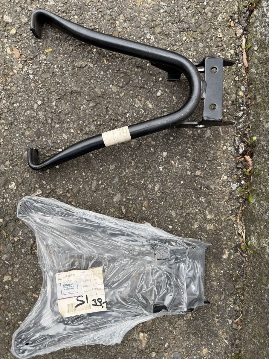 Piaggio Ciclomotori: Mofa piaggo ständer neu – Nuovo e nell'imballaggio originale da Hinwil venduto da Hegene5 2