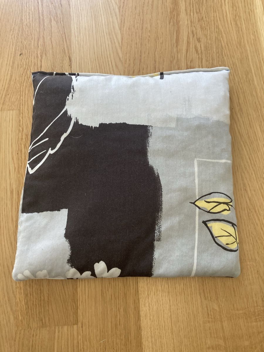 Cuscini: Coussin en noyaux de cerises – Usato da Marly venduto da Ri83 1