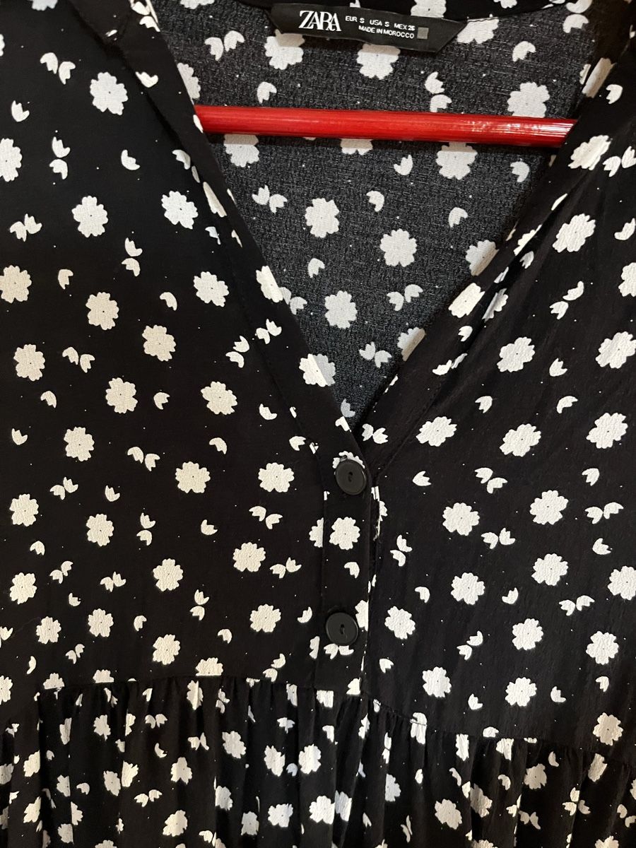 Zara Vestiti: Zara Kleid schwarz Blumenmuster Gr. S 36 – Nuovo (secondo la descrizione) da Zürich venduto da tamaramaya 3