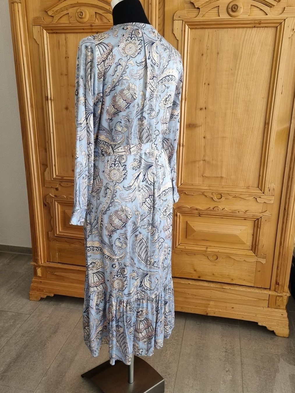 Robes: wunderschönes Kleid, Esqualo – Neuf (Voir description) à Wiesendangen par Sinhuk 1