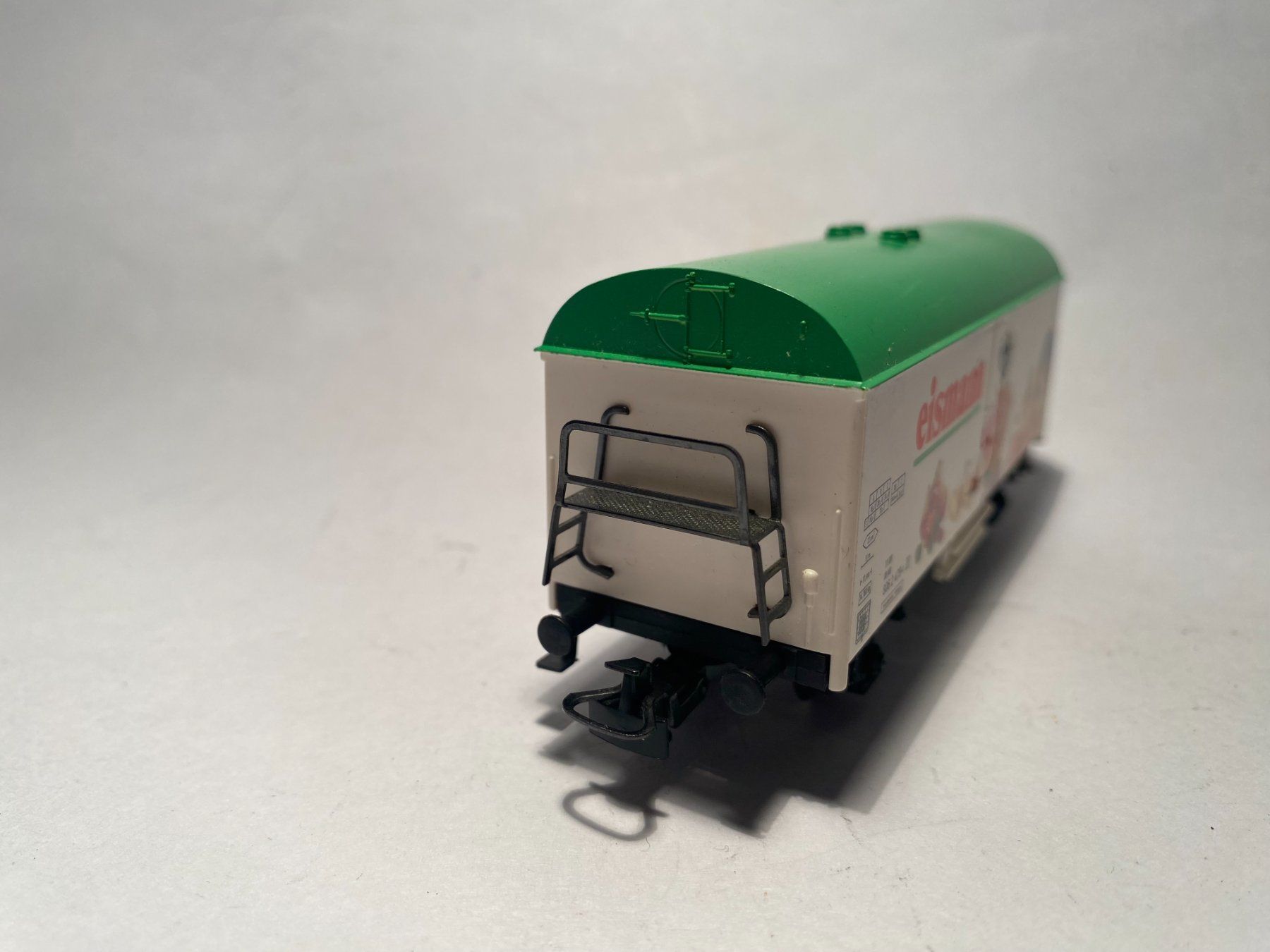 Märklin Modellini di ferrovie: Märklin Kühlwagen EISMANN weiss, AC Achsen – Usato da Buchrain venduto da Modellbahn11 2