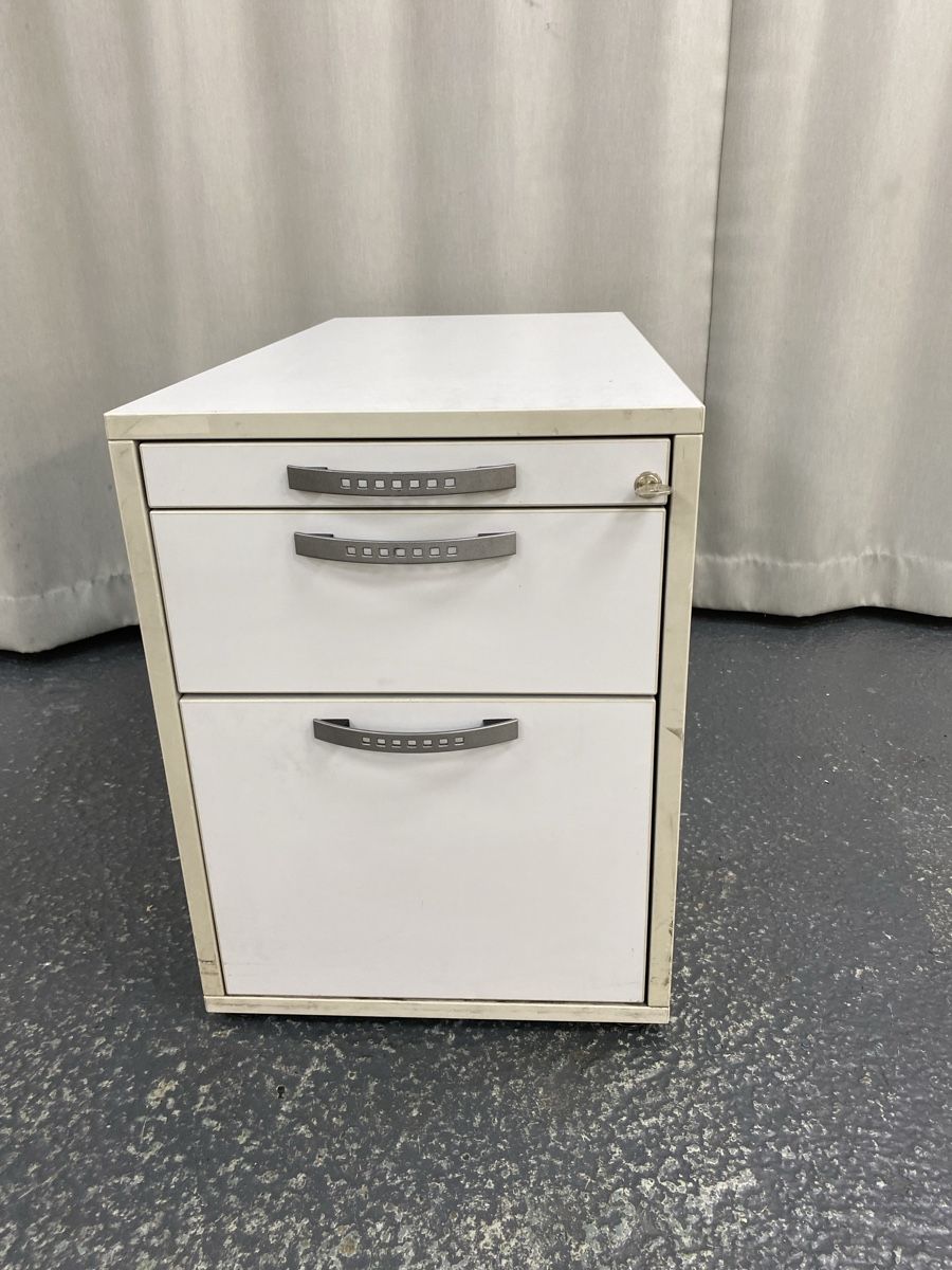 Eléments de bureau: Schubladenkorpus  – D'occasion à Hägglingen par Karin0802 1