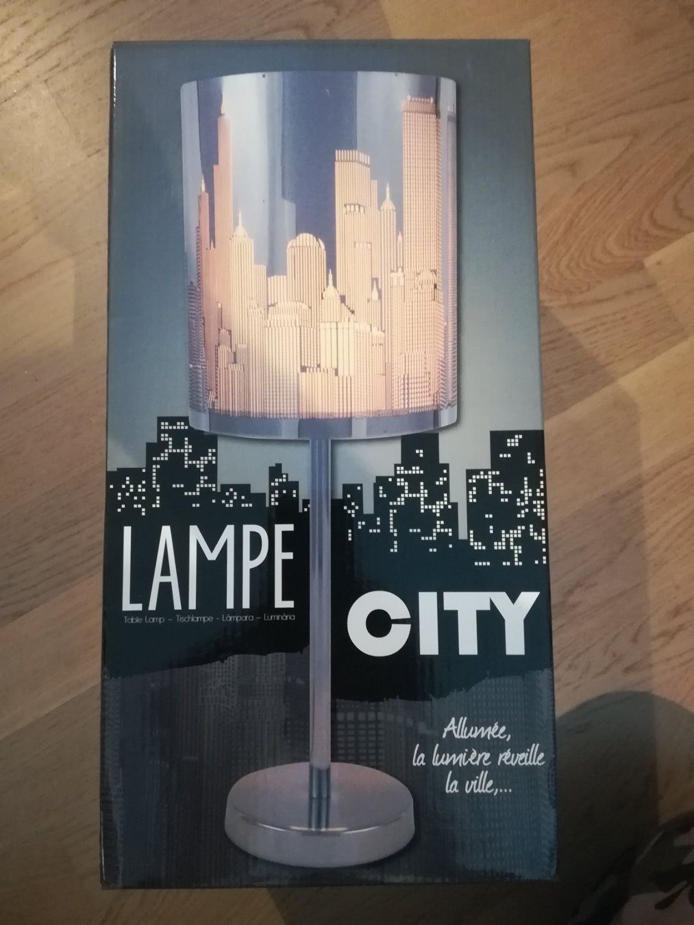 Lampade: lampe déco NEW YORK – Nuovo e nell'imballaggio originale da Chancy venduto da dave58v 1